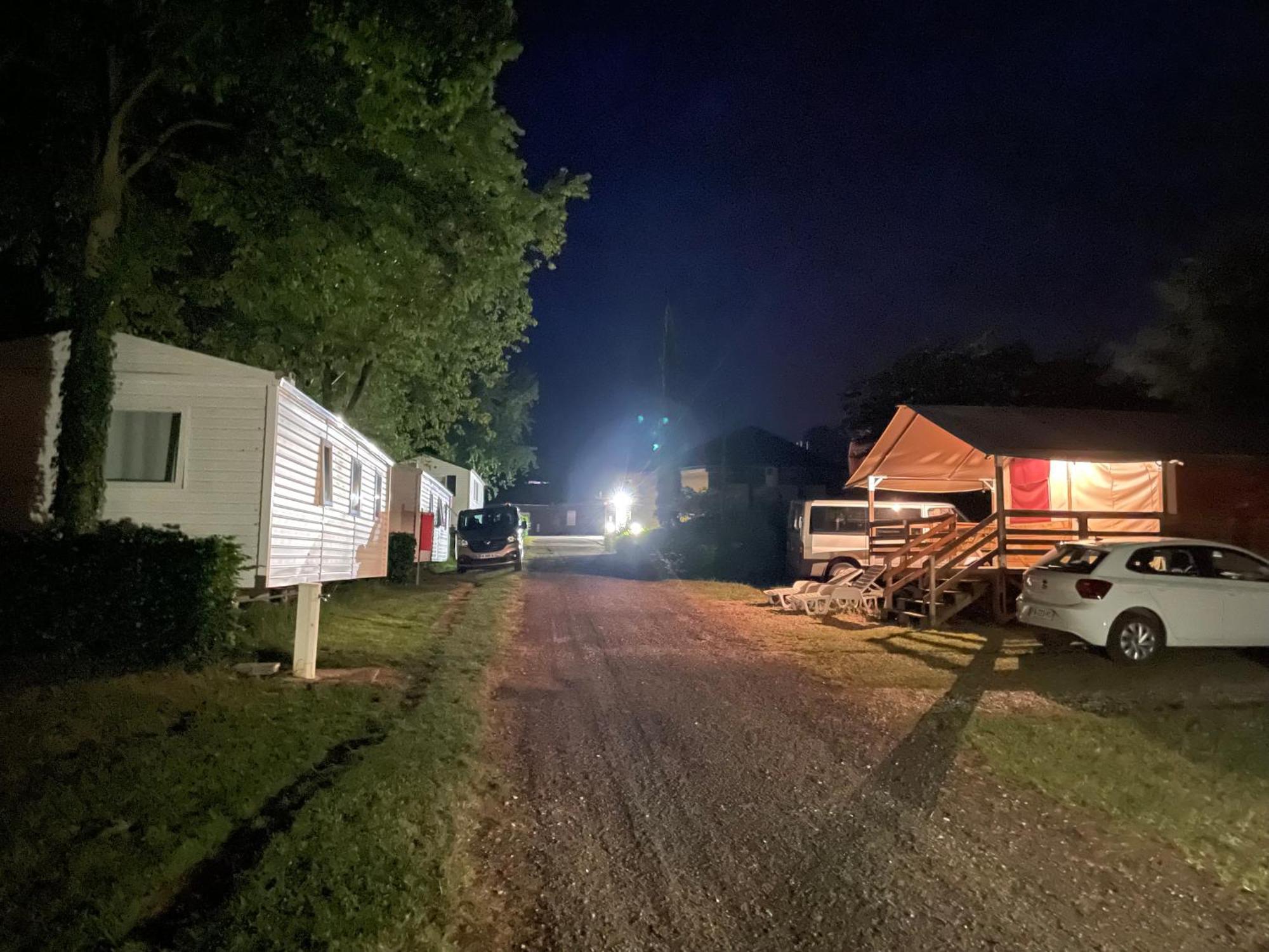 Camping Les Portes Du Perche Mamers Kültér fotó